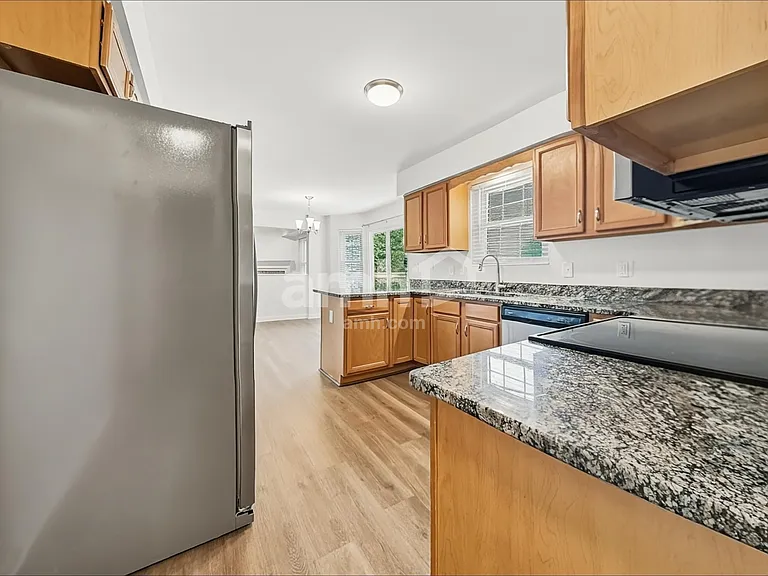2113 Lynwood Pl — Photo 3