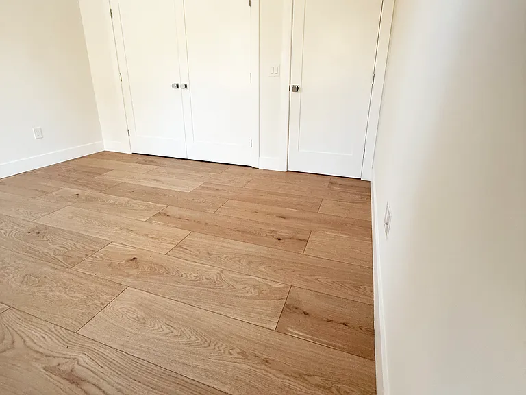 Secondary bedroom/office