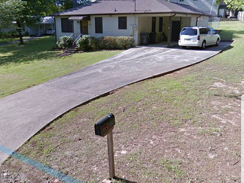 2nd image of 3021 La Haven Cir