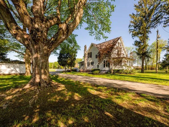 56280 Sink Rd, Dowagiac, MI 49047