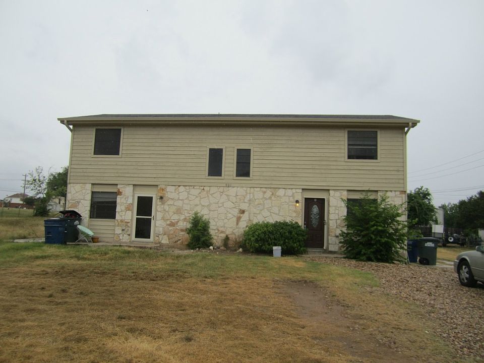 1st image of 901 Glass Dr APT B