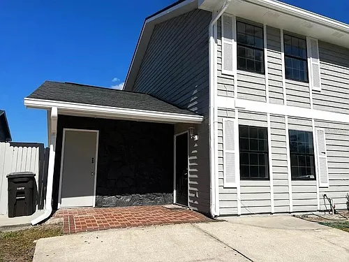 453 Hemlock St Photo 1