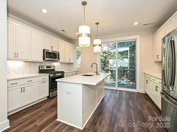 1421 Collier Walk Aly #Csw0209, Charlotte, NC 28205