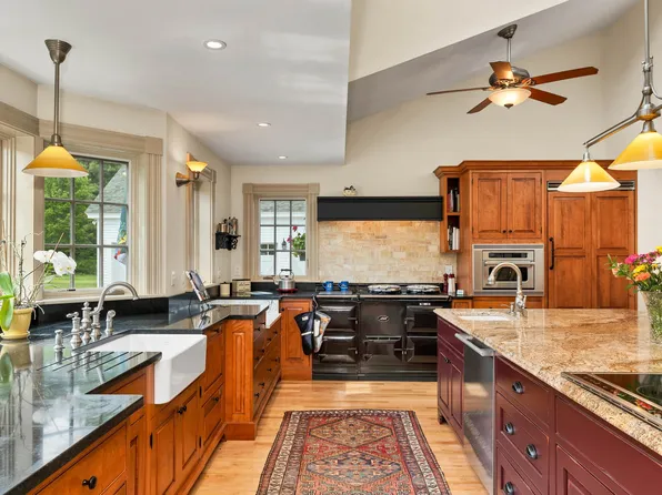 8 Kehonka Hill Road, Wolfeboro, NH 03894