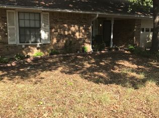 809 Vickie Dr, Azle, TX 76020