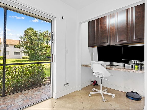 3rd image of 2945 SW 22nd Avenue #1080