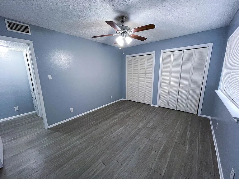 8907 Parkfield Dr — Photo 14