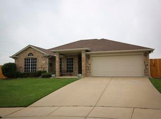 905 Vinewood Ct, Burleson, TX 76028