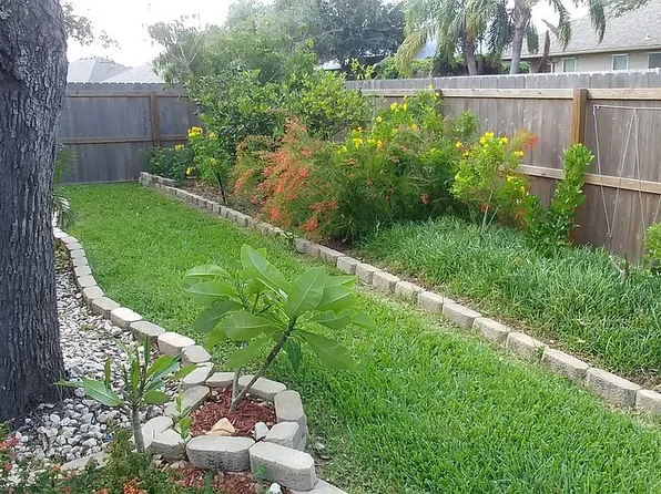 122 Georgian Oaks, Rockport, TX 78382