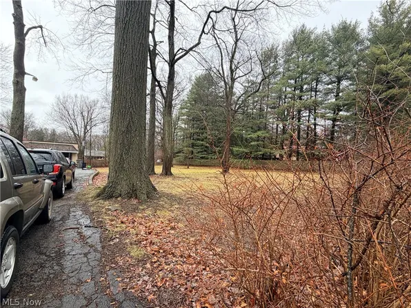 Volney Rd, Youngstown, OH 44511