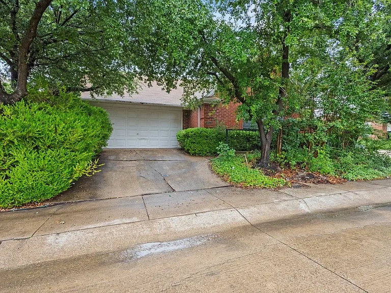 3251 Bellville Dr — Photo 10
