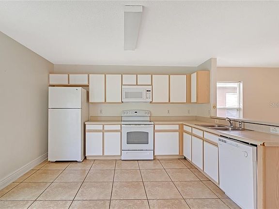 5th image of 1212 Kempton Chase Pkwy