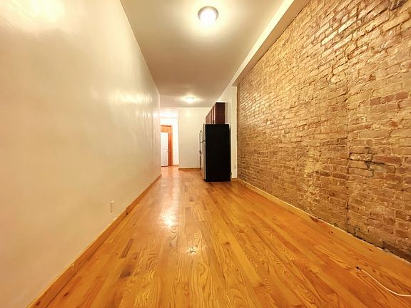 4th image of 420 Melrose St #2RR