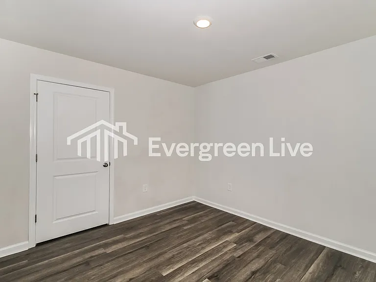 2277 Courtina Way — Photo 15