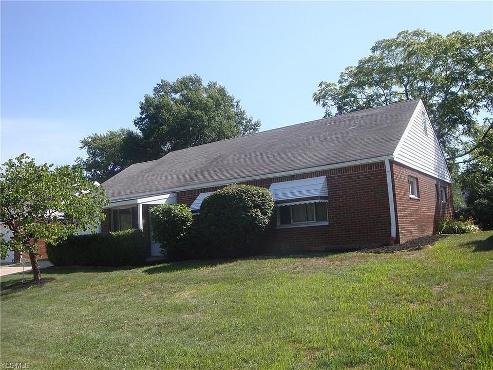 1st image of 685 Willow Dr