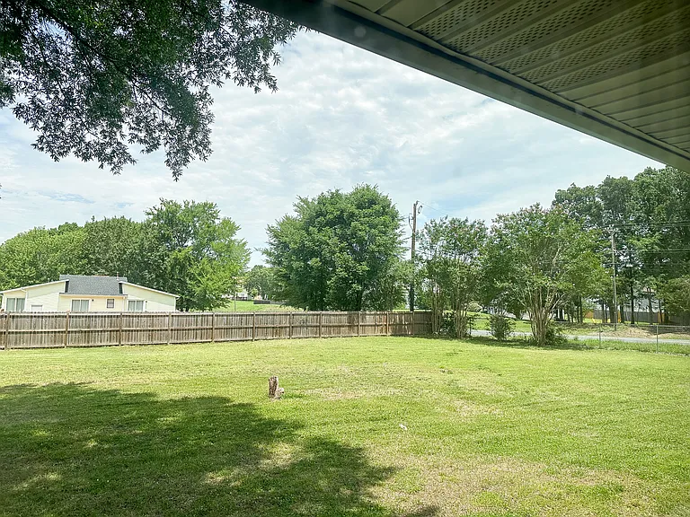 2801 Sandy Porter Rd — Photo 3