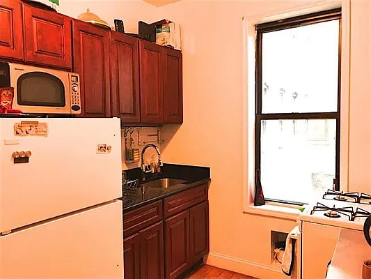 Rented by Friedman Roth Realty | media 10