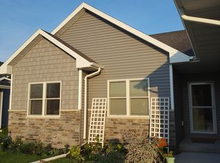 N8977 Spring Valley Rd, Menasha, WI 54952