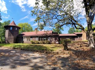 906 McReynolds St, Carthage, NC 28327