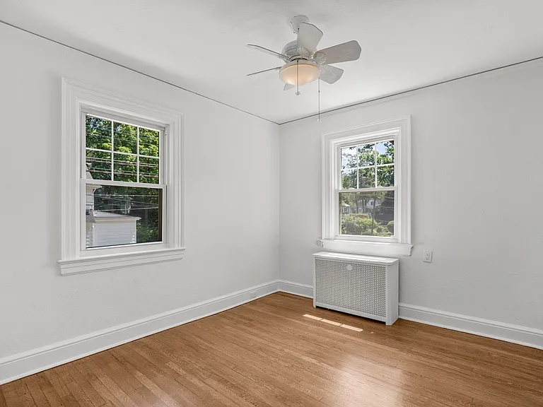 121 Walworth Ave — Photo 23