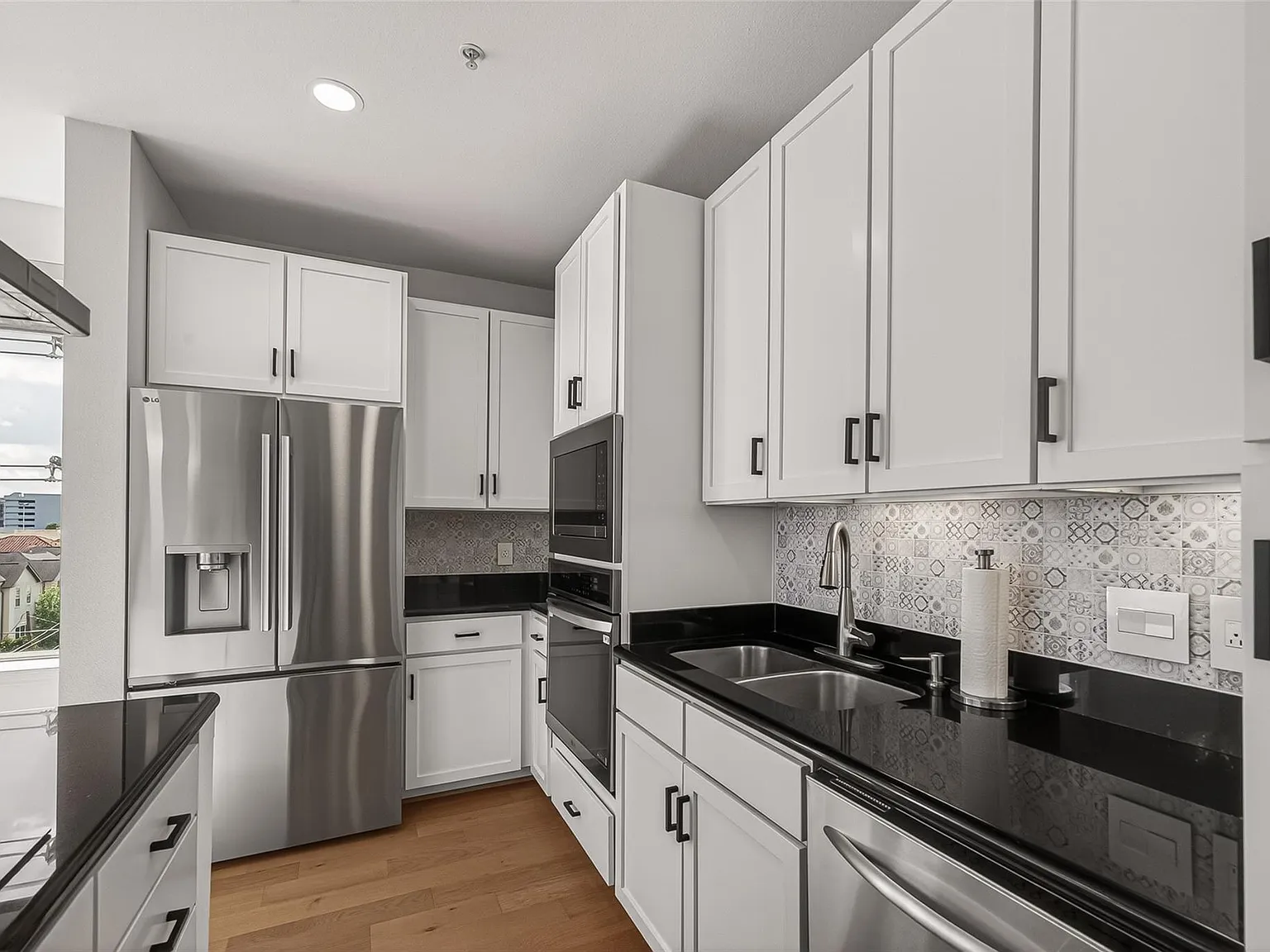 2 bed, 2.5 bath, 1508 sqft, $3,700 — Photo 4