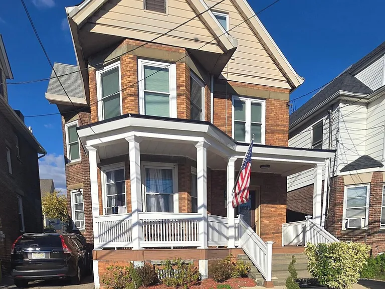 272 Market St — Photo 1