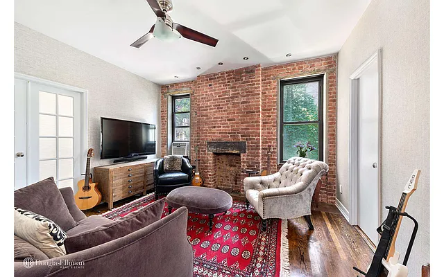 Rented by Douglas Elliman | media 18