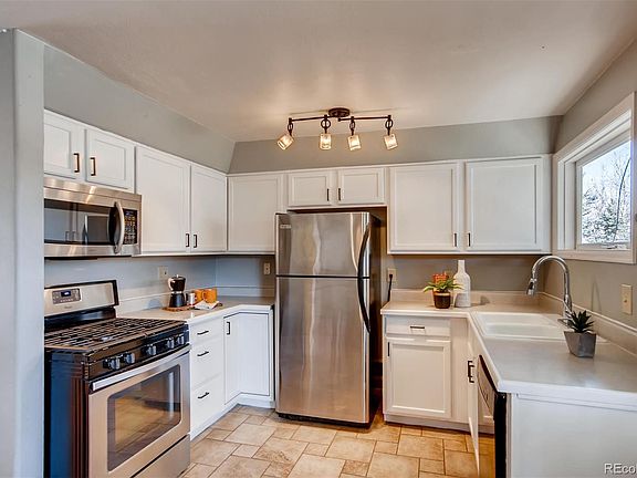 4th image of 820 Kline Dr