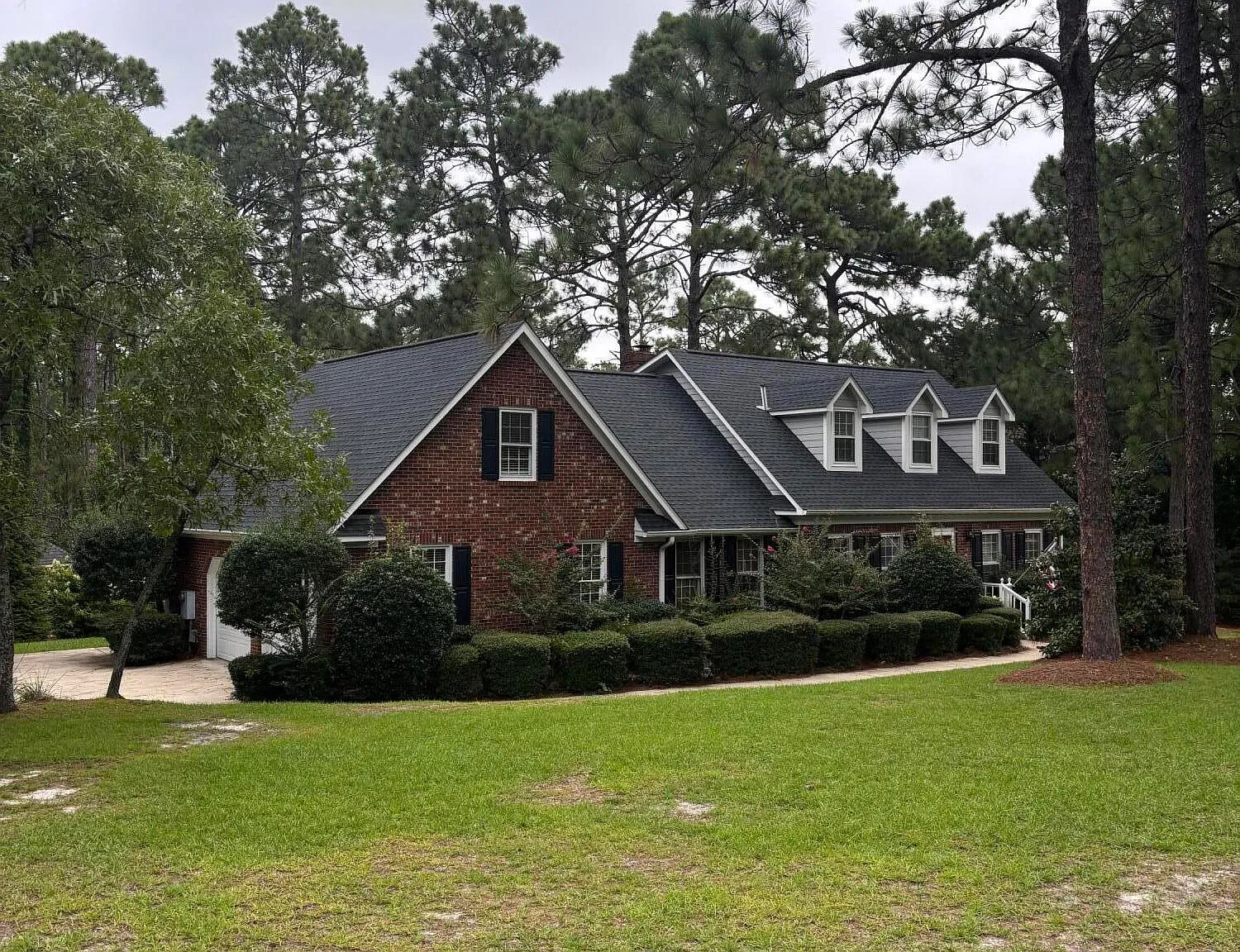 4 bed, 3.5 bath, 2743 sqft, $2,500 — Photo 1