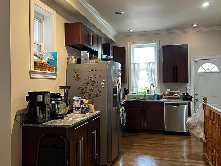 27 R St NE #A — Photo 12