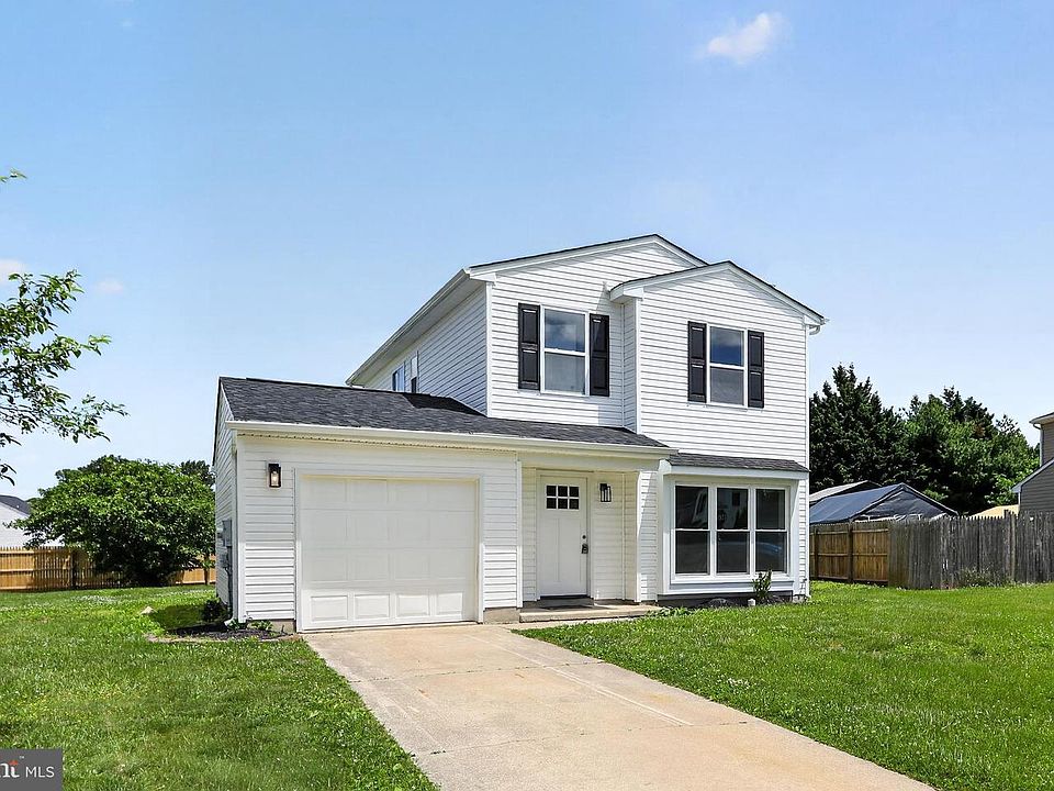 1st image of 3 Bergen Ct