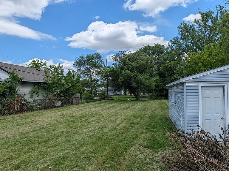 24894 Marigold Ave — Photo 4