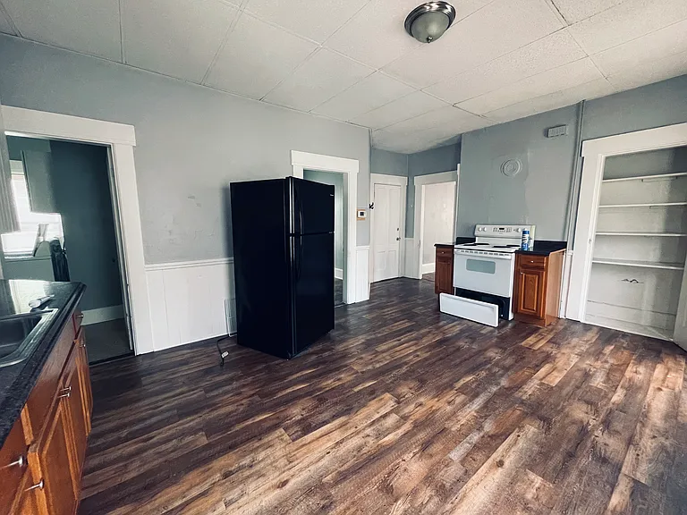 263 Green St #2 — Photo 2