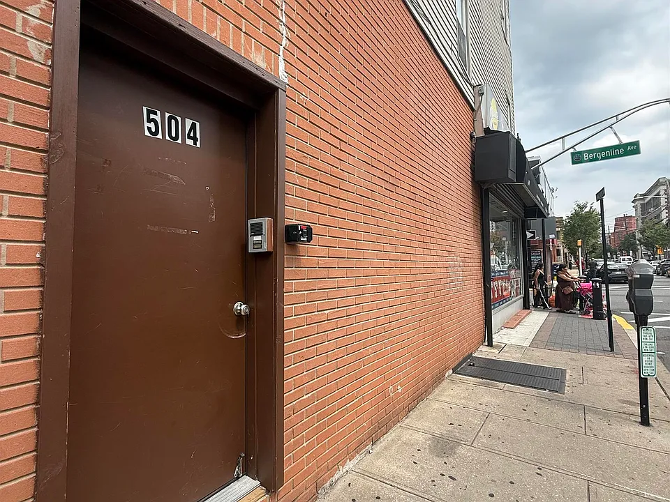 4001 Bergenline Ave #3