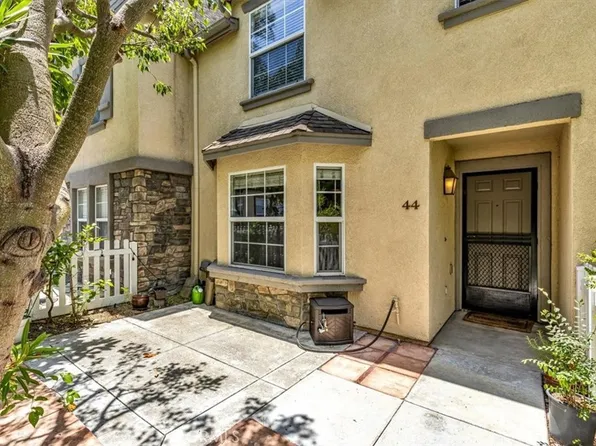 44 Three Vines Ct, Ladera Ranch, CA 92694