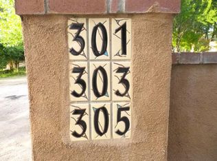 303 Roehl Rd NW, Los Ranchos, NM 87107