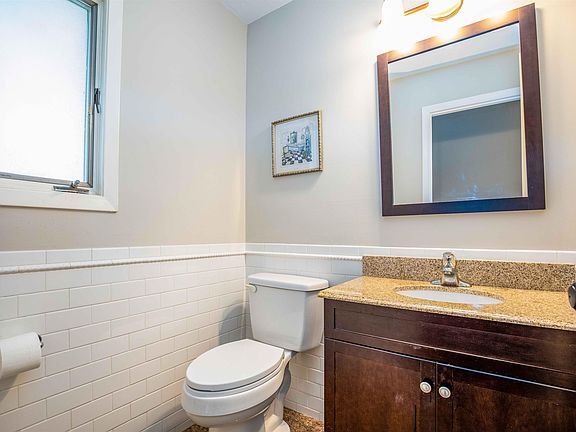 4th image of 635 5th St #B