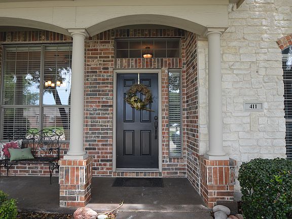 3rd image of 411 Saint Andrews Dr