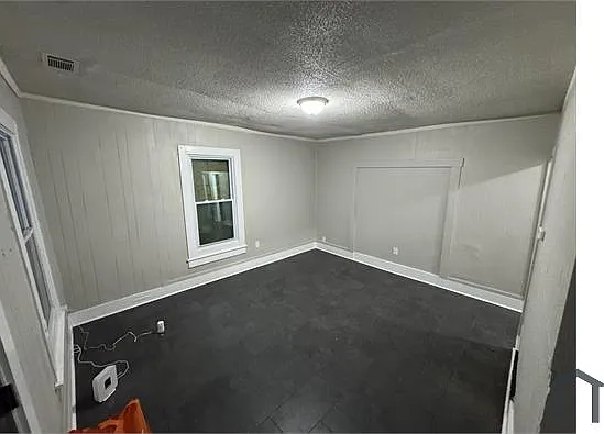 1490 Hugenot St — Photo 10
