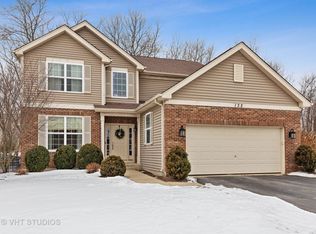 132 Ashton Ln, Crystal Lake, IL 60014