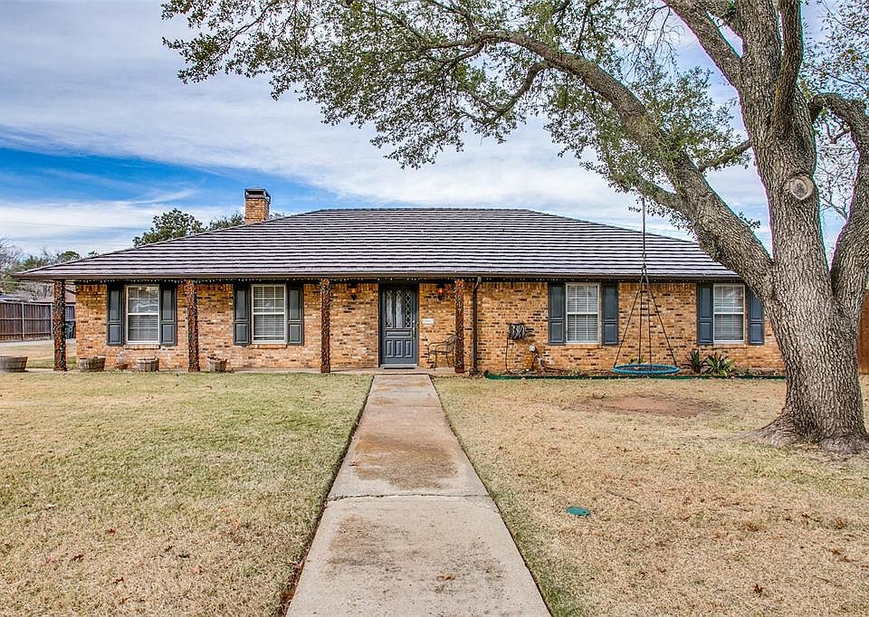 1st image of 217 Bexar Dr