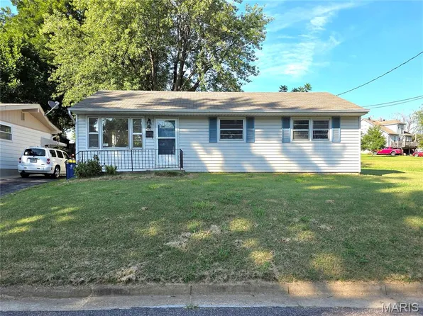 521 E 7th St, Washington, MO 63090