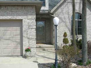 1560 Plum Creek Dr, Findlay, OH 45840