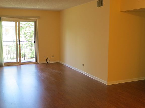 3rd image of 3221 W Parkway Dr APT 22C