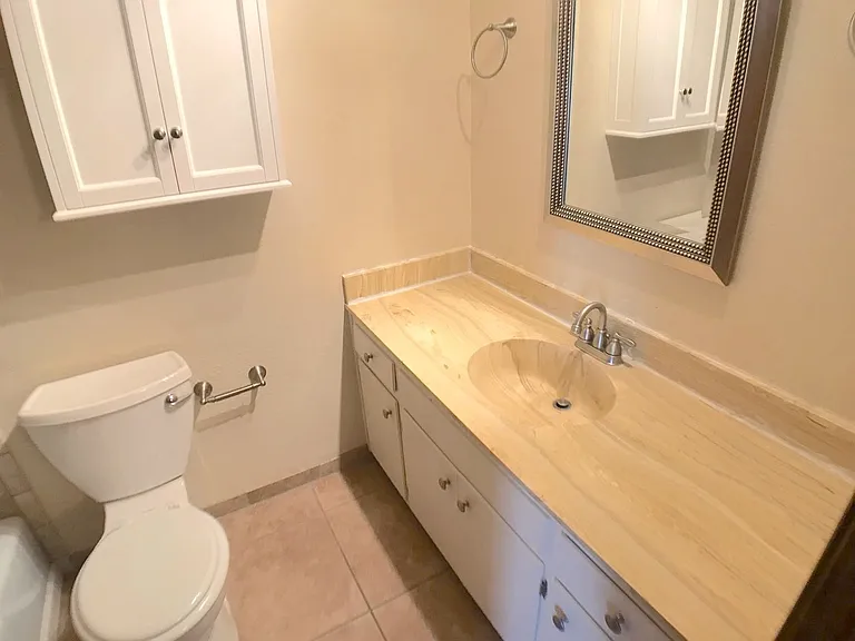 3621 Candlelight Dr NE — Photo 23