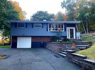 6 Hill Rd, Stanhope, NJ 07874