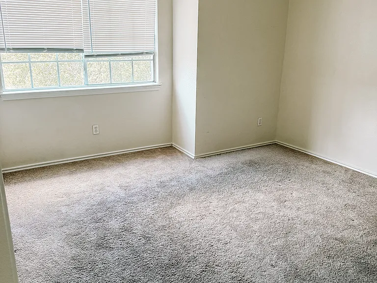 913 Sagewood Trl — Photo 11