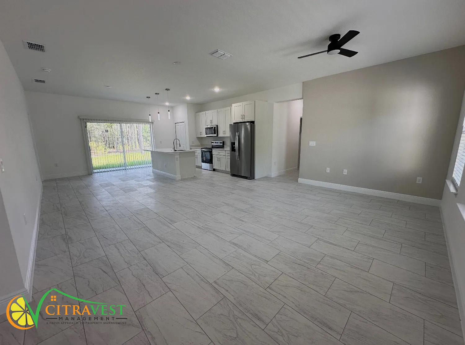 Available NOW, 4 Bed / 2 Bath in Citrus Springs! — Photo 2