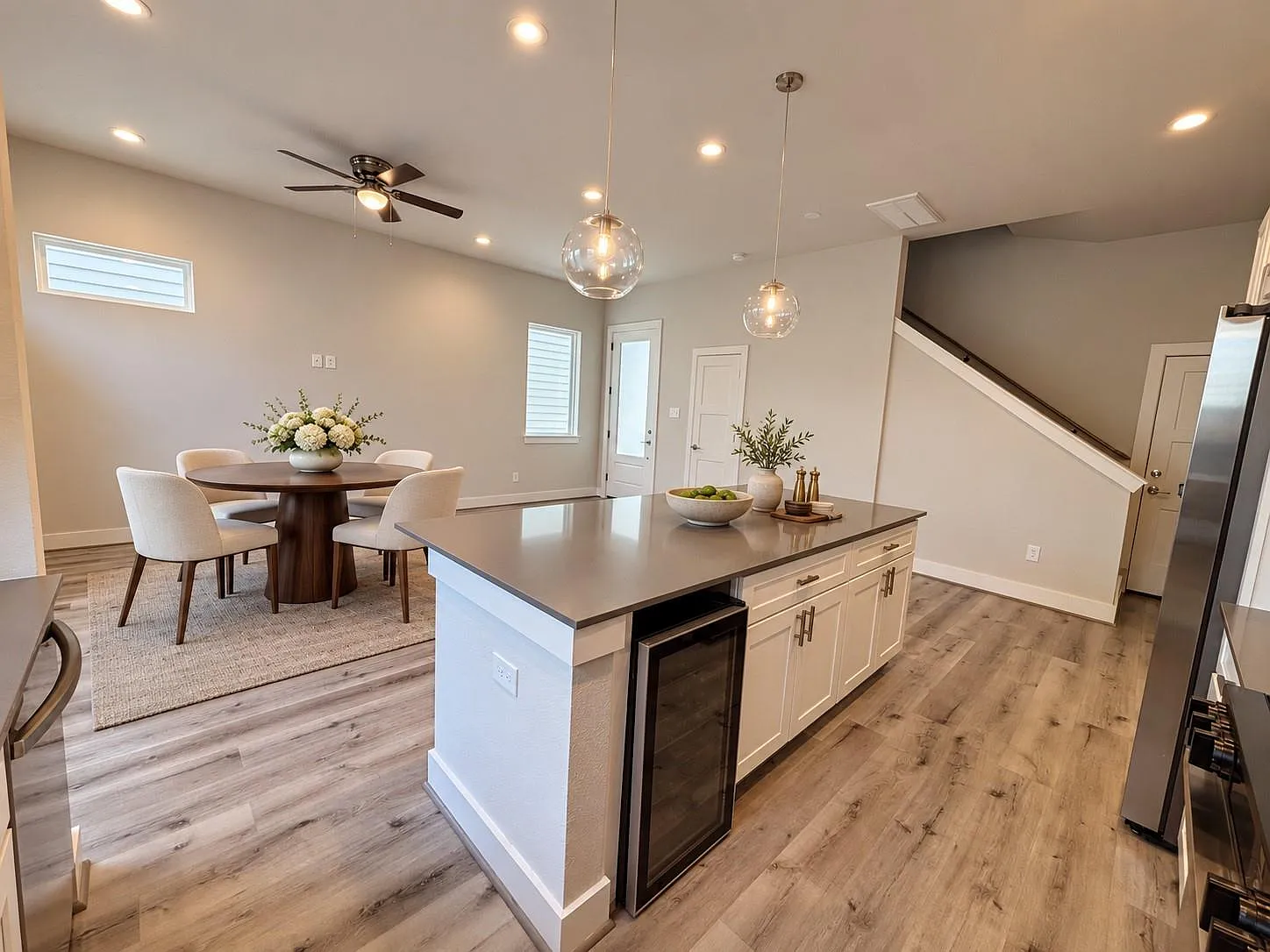 3 bed, 2.5 bath, 1605 sqft, $2,525 — Photo 3