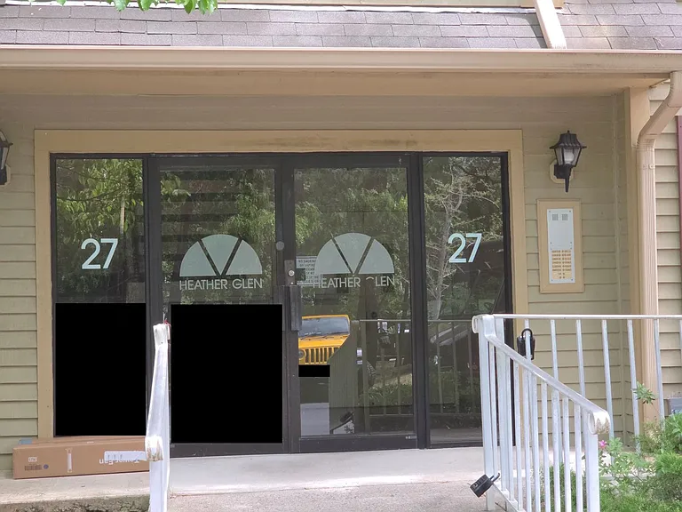 2708 Ridgefield Ct — Photo 3